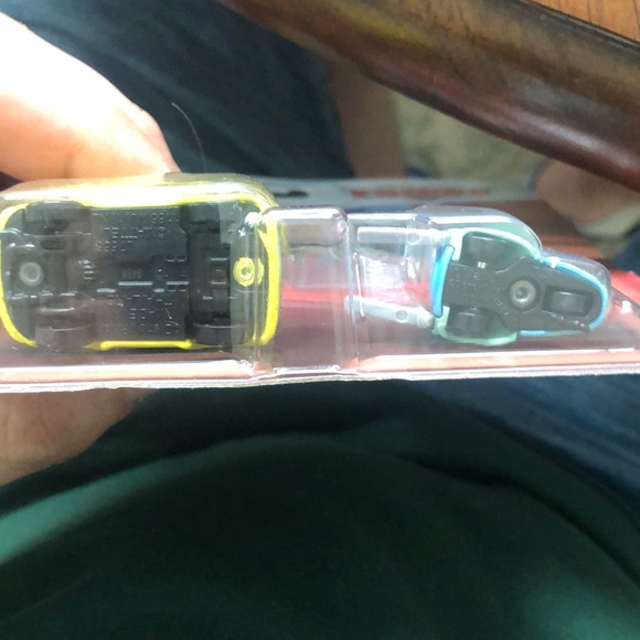 DISNEY Pixar Cars Luigi & Guido Toy Set - Picture 7 of 7